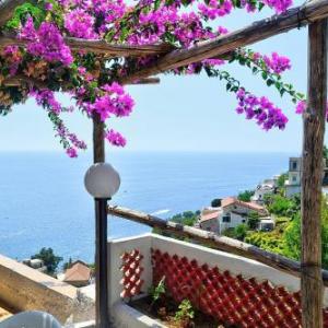 Amalfi Villa Sleeps 8 Air Con WiFi in Amalfi