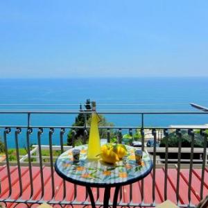 Amalfi Apartment Sleeps 4 Air Con WiFi