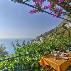 Amalfi Villa Sleeps 2 Air Con in Amalfi
