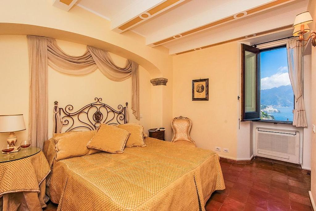 Amalfi Villa Sleeps 12 Pool Air Con WiFi - image 2