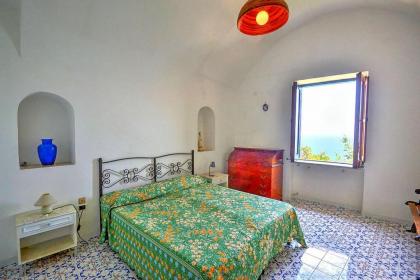 Amalfi Villa Sleeps 8 Air Con WiFi - image 19