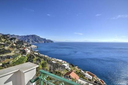 Amalfi Villa Sleeps 4 Air Con WiFi - image 9
