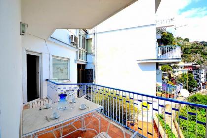 Amalfi Apartment Sleeps 4 Air Con - image 18