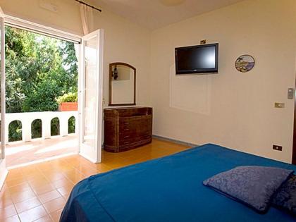 Conca dei Marini Villa Sleeps 12 Pool Air Con WiFi - image 20