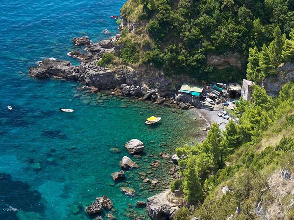 Conca dei Marini Villa Sleeps 12 Pool Air Con WiFi - image 4