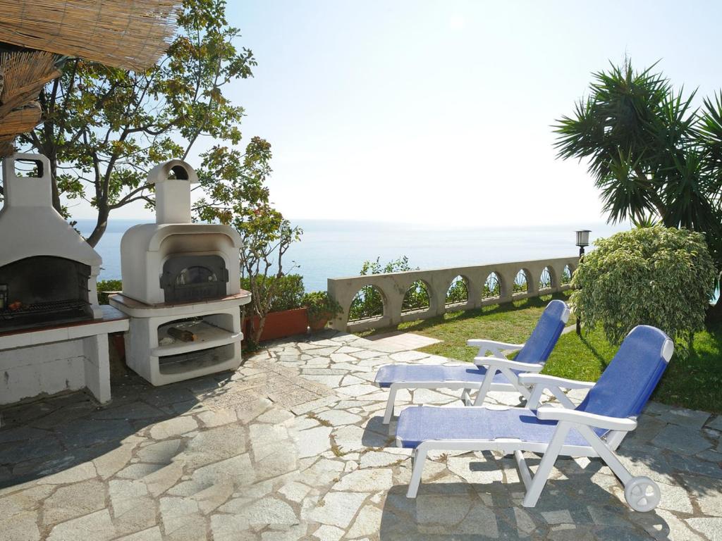 Conca dei Marini Villa Sleeps 5 Pool Air Con WiFi - image 3