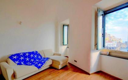 Amalfi Apartment Sleeps 4 Air Con WiFi - image 19