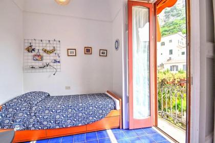 Amalfi Apartment Sleeps 4 Air Con WiFi - image 14