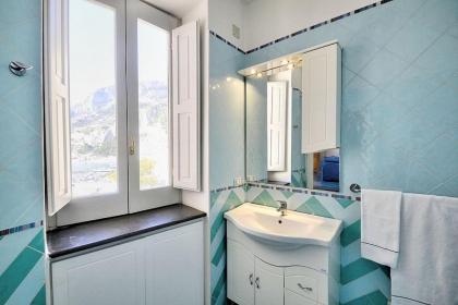Amalfi Apartment Sleeps 4 Air Con WiFi - image 18