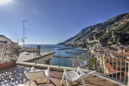 Amalfi Villa Sleeps 5 Air Con WiFi - image 1
