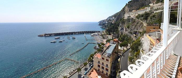 Amalfi Apartment Sleeps 6 Air Con WiFi - image 2