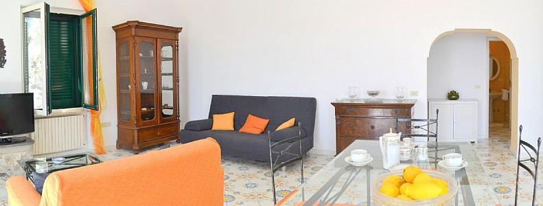 Amalfi Apartment Sleeps 6 Air Con WiFi - image 5