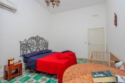 Amalfi Apartment Sleeps 6 Air Con WiFi - image 7