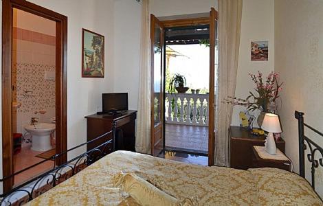 Amalfi Villa Sleeps 20 Pool Air Con WiFi - image 4