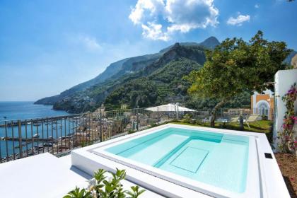 Amalfi Villa Sleeps 8 with Air Con - image 6