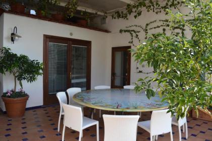 Villa Santa Croce with 4 bedrooms and private pool - image 2
