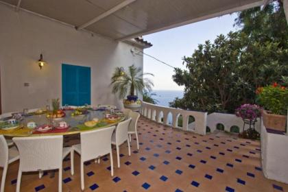 Villa Santa Croce with 4 bedrooms and private pool - image 9