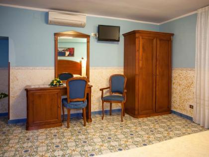 Hotel Amalfi - image 9