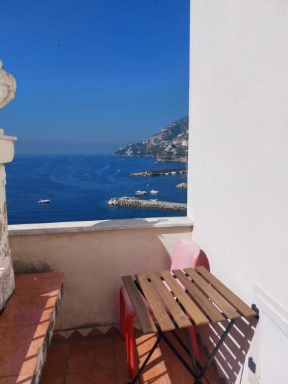 La stanza sul Porto di Amalfi camera piccina piccina con bagno privato - image 21